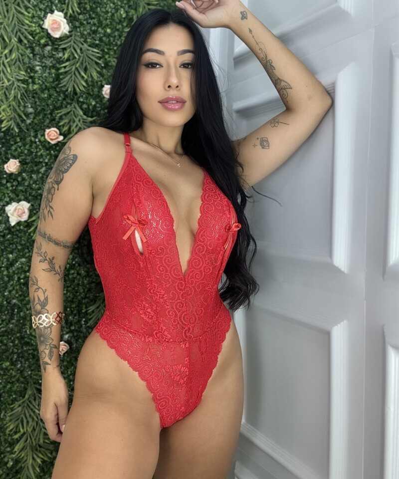 Body Coração Lingerie em Renda Sem Bojo com Costas Abertas e Biju — Body — SKU BODY-COR. Cor: Preto, Branco, Vermelho. Tamanho: M, G, GG